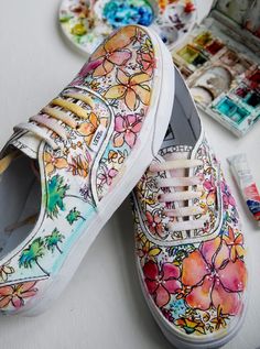 Shoe Art Ideas, Goldfish Kiss, High School Design, Painted Canvas Shoes, Painted Vans, Painted Sneakers, Creative Shoes, Art Department, Custom Vans