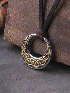 Dorado,Plateado Vintage Collar  Aleación de zinc   Embellished Cultural Jewelry, Black Gemstone Necklace, Texture Metal, Round Pendant Necklace, Celtic Jewelry, Latest Jewellery, Men's Necklace, Affordable Jewelry, Mens Birthday Gifts