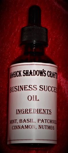 Business Success essential oil Spell Crafting, Spell Oils, Essential Oil Perfumes Recipes, Money Spells That Work, Beauty Spells, Perfume Recipes, Candle Dressing, Spell Work, Ritual Oil