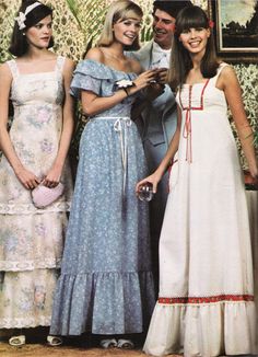 1970s+prom+ | ... and the charm of old-fashioned prints make perfect prom memories 70s Mode, 1970 Fashion, Homemade Dress, Outfit Classic, 70 Fashion, Fashion 1970s, 60s 70s Fashion, Fashion 70s, 60s And 70s Fashion