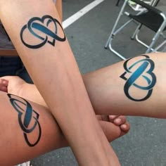 His And Hers Infinity Tattoo, Infinity Heart Tattoo Designs, Couples Infinity Tattoos Ideas, Polyamory Tattoo Ideas, Unique Heart Tattoos For Women, Couple Heart Tattoo, Step Daughter Tattoo Ideas, Infinity Heart Tattoo For Women, Matching Tattoo Ideas Female