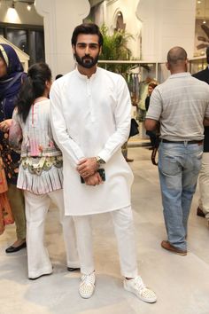 Hasnain Lehri, Gents Kurta Design, Gents Kurta, Kurta Men, Dresses Traditional, Mens Kurta Designs, Mens Kurta, Kurta Pyjama