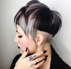 Shaved Hairstyles For Women, Undercut Sidecut, Disconnected Haircut, Shaved Hairstyles, Androgynous Hair, Haircut Styles For Women, Funky Short Hair, Hot Haircuts