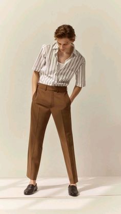 Retro Fashion Mens, Look Retro, Vintage Mens Fashion, Retro Mode, Brown Pants, Moda Vintage, Retro Stil, Mens Fashion Casual, High Waisted Pants