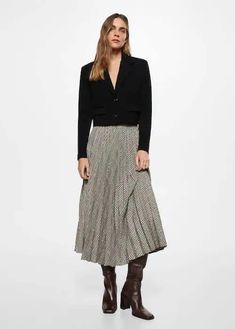 Printed Pleated Skirt Outfit, Formal Skirt Outfit, Midi Design, Check Skirt, Rock Outfit, Printed Pleated Skirt, Flowy Fabric, Winter Skirt