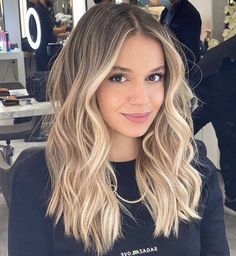 Blonde Hair With Roots, Rambut Brunette, Summer Blonde Hair, Blonde Hair Transformations, Ombre Hair Blonde, Dark Roots Blonde Hair, Balayage Blonde, Dirty Blonde Hair, Brown Hair Balayage