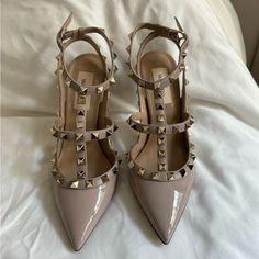 Never Worn Ankle Straps Gold Rockstud Luxury Studded Heels For Spring, Valentino Rockstud Pumps, Metallic High Heels, Velvet Pumps, Valentino Garavani Shoes, Black Shoes Heels, Valentino Rockstud, Ankle Strap Pumps, Strap Pumps