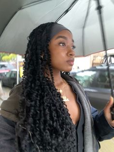 Pretty black girls, selfie idea, instagram story idea, passion twist hairstyle, passion twists, medium length passion twist, selie pose idea, selfie poses, soft makeup, natural make up, black girl makeup, soft girl girl aesthetic, baddie hairstyles, baddie photos, baddie selfie ideas, clean girl aesthetic, headband hairstyke ideas, headband hairstyles, black girl headband hairstyles, passion twist headband hairstyles, umbrella photo ideas, rainy day photo ideas, rainy day aesthetic, side profile photo ideas, side profile selfie photo ideas Fall Twists Black Women, Headband On Natural Hair, Braided Hairstyles With Headband, Large Boho Passion Twists, Summer Twist Hairstyles, Modest Hairstyles Black Women, Braids Aesthetic Black Women, Types Of Twists Black Hair, Mid Length Passion Twists