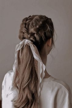 Simple Classic Hairstyles, Braid Hairstyles For Work, Hairstyles Daily, Hair Plaits, Cottagecore Inspiration, Music Branding, Girly Hairstyles, Work Hair, Cut Hairstyles