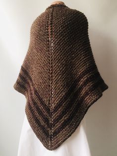 "❤SHIPPING from the USA https://etsy.me/3dmHrSe ❤READY TO SHIP: https://etsy.me/3tM4XPH ❤WOODEN SHAWL PIN-CLIP HERE: http://etsy.me/3ezPsWg Outlander shawl alpaca Sontag shawl angora Knit outlander wrap Inspired by this beautiful series, I created a replica of Outlander's shawl from the finest yarn counts. Italian yarn Filati PREMIUM class is used here: YARN: 25% ANGORA, 40% Baby Alpaca, 25% Merino, 10%PA Shawl with button for fastening. (Button selected from available ones) Measurements-- M --- Outlander Scarf, Sontag Shawl, Outlander Shawl, Outlander Knitting, Outlander Gifts, Outlander Costumes, Outlander Claire, Bonus Mom Gifts, Knitted Shawl