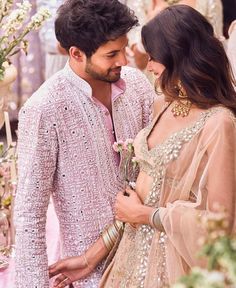 Gujarati Couple Photo, Engagement Poses For Indian Couple, Indian Couple Engagement, Pre Wedding Photoshoot India, Indian Engagement Photos, Couples Candid Photography