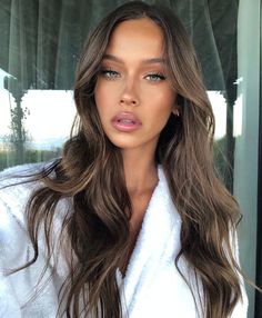 Rambut Brunette, Brown Hair Inspo, Long Brown Hair, Brown Blonde Hair, Hair Inspiration Color, Grunge Hair, Light Brown Hair, Brown Hair Colors, Brunette Hair