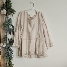 Nwt Cream/Off White Size Xs Flowy Blouse Beige Long Sleeve Peasant Top For Daywear, Long Sleeve Beige Peasant Top For Daywear, Chic Beige Long Sleeve Tunic, Spring Daywear Tunic Blouse, Cream Long Sleeve Flowy Top, Spring Tunic Blouse For Daywear, Flowy Tunic Tops For Daywear, Flowy Long Sleeve Tunic For Brunch, Flowy Long Sleeve Tunic For Day Out