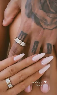 Oval Shaped Nails Long, Kendall Nails Jenner, Clean Long Nails, Nail Aesthetic Instagram, Long Oval Nails, Kardashian Nails, Matted Nails, Vacation Nails, Bling Acrylic Nails