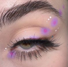 Aura Eyeshadow, Aura Makeup, 80’s Makeup, Coke Float, Violet Aura, Eyeshadow Designs, Brown Hairstyles, Escape Pod, Hair Color Brown