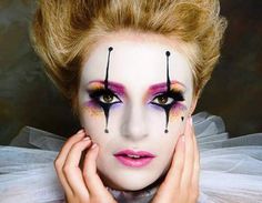 Unique Halloween Makeup, Beautiful Halloween Makeup, Steampunk Hairstyles, Eyeliner Designs, Pop Art Makeup, Cute Halloween Makeup, Airbrush Foundation, Halloween Makeup Pretty, Makeup Secret