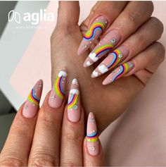 Rainbows are just so beautiful with all the different colors that come together. So if you love rainbows, then check out these gorgeous rainbow nail designs. Nail Designs Rainbow, Rainbow Nail Ideas, Nail Design Gold, Bubble Nails, St Patric, Red Nail Art Designs, Rainbow Nails Design, Pink Nail Art Designs, Rainbow Nail Art