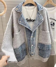 Cowboy Coat, Ropa Upcycling, Long Sleeve Jean Jacket, Fall Knit Sweater, Patchwork Denim Jacket, Moda Denim, Fan Fashion, Thick Sweater, Thick Sweaters