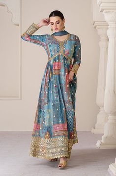 Alia Cut, Gaun Fashion, Regal Design, Salwar Kamiz, Designer Anarkali, Indian Wedding Wear, Stylish Dress Book