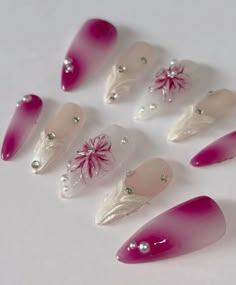 #nails #nailart #nailinspo #pink #coquette #coquettenails #coquetteaesthetic #fyp Pink And White Aura, Flower Y2k, White Aura, French Pink, Nails 3d, Floral Nail, Y2k Nails, Pretty Gel Nails, Really Cute Nails