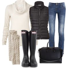 cold weather kids sports watching outfit! rain boots are a must for those late fall soccer games Vetements Shoes, Look Legging, Moda Chic, Soccer Mom, Looks Chic, Mode Inspiration