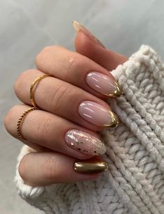 Nails With Metallic Design, Mani Ideas, New Years Eve Nails, Golden Nails, Gold Nail Designs, French Tip Nail Designs, Golden Birthday, Metallic Nails