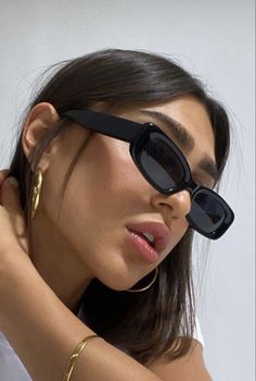 Sunglasses Aesthetic Girl, Studio Photography Poses, Model Aesthetic, Easy Trendy Outfits, Ideas For Instagram Photos