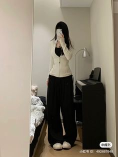 Out Shopping Outfit, Asian Outfits Korean Fashion Summer, My Mum Made It Aesthetic, Simple Korean Style Outfit, Outfits For Door Shaped Women, Korean Street Fashion Women Winter, Pretty Outfits Aesthetic Summer, Kevin Nguyen Outfit, Wide Shoulder Outfits