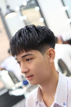 French Crop Top Haircut Men, Textured Crop Haircut, Boys Hair Highlights, Korean Hairstyle Men, French Crop Haircut, Men Short Hairstyles, Asian Men Short Hairstyle