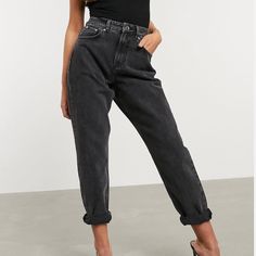 Size 26. Brand New Without Tags. Length 28” Petite Mom Jeans, Mama Jeans, Jeans Petite, Asos Petite, Topshop Jeans, Asos Curve, Jeans Mom, Petite Pants, Black High Waist