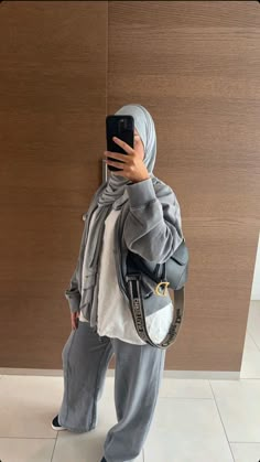 Bougie Aesthetic Outfits, Outfit Voile, Modest Fall Outfits, Islamic Modest Fashion, Modest Outfits Muslim, Hijab Fits, Estilo Hijab, Comfy Outfits Winter, Classy Streetwear