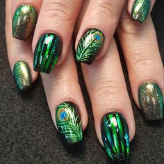 Feather Nail Design, Peacock Nail Designs, Peacock Nail Art, Feather Nail, Peacock Nails, Feather Nail Art, Feather Nails, Animal Nail Art, Design Makeup