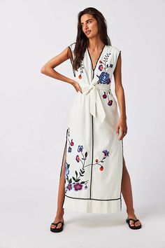 Bo Dress in Tofu Vote: 1 Jessie Travel Wear, Embroidered Maxi Dress, Estilo Boho, Dress Cuts, So Sweet, Summer Travel, Floral Maxi, Free People Dress, Nordstrom Dresses