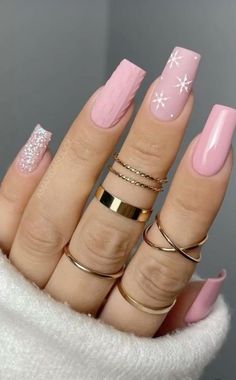 Short Nail Manicure, Christmas Nails Easy, Design 2023, Short Nail, Winter Nail Designs, Winter Nail, Festival Nails, 2022 Trends