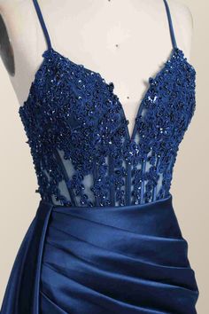 Tiras de renda vermelha e vestido formal de sereia de cetim Prom Dress Inspo, Cute Prom Dresses, Pretty Prom Dresses, Grad Dresses, Prom Outfits, Royal Blue Dresses