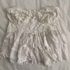 Only Every Tried It On Doesn’t Fit Me :( Brand New With Tags Still Attached Chic White Corset With Built-in Bra, Fitted Lace Trim Tube Top For Spring, Summer Bandeau Tube Top With Lace Trim, Bandeau Lace Trim Tube Top For Summer, White Lace Sleeveless Tube Top, Spring Bandeau Lace Top, Lace Bandeau Top For Spring, Spring Lace Bandeau Top, Summer Sleeveless Tube Top With Lace Trim