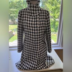 Houndstooth Coat- Medium Petite- Black And White - Has Been Worn A Handful Of Times. The Nature Of The Material Pills So There Is That Look To It Up Close. Fitted Black Houndstooth Outerwear, Tailored Houndstooth Outerwear For Winter, Tailored Long Sleeve Outerwear With Houndstooth Pattern, Spring Wool Outerwear With Houndstooth Pattern, Tailored Houndstooth Long Sleeve Outerwear, Casual Fitted Houndstooth Outerwear, Tailored Black Outerwear With Houndstooth Pattern, Tailored Black Houndstooth Outerwear, Black Tailored Houndstooth Outerwear