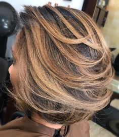 Hair Color For Women Over 60, Sassy Hairstyles, Peinados Fáciles Para Cabello Corto, Brown Blonde Hair, Hair Crush, Bob Haircuts, Short Bob Hairstyles, Blonde Highlights