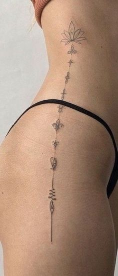 Sexiest Tattoos, Petite Tattoos, Spine Tattoos For Women, Dope Tattoos For Women, Stylist Tattoos, Minimalist Tattoos, Classy Tattoos, Discreet Tattoos, Spine Tattoos