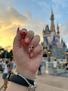 #disney #disneyworld #disneynaildesigns #nailart #acrylicnaildesigns #mickey #mickeynails Disney Vacation Nails, Acrylic Tips, Vacation Nails, Disney Nails, Disney Wallpaper, Almond Nails, Disney World