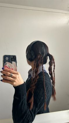 long hair inspo, summer spring hair, causal hairstyle, braids, twisty braids, bows, ribbons, coquette hair Hair Styles Inspo Braids, Braids Outfit Aesthetic, Bow Hairstyle Long Hair, Outfits With Braided Hair, Hair Up Braid Styles, Straight Hair With Ribbon, Bow Hairstyles Aesthetic, Aesthetic Hair Pics, Hair Bows Outfit