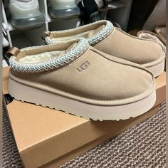 Brand New, Never Worn Size 8w Sand Uggs, Women’s Shoes, Ugg Tazz Platform, Tan Uggs, Platform Uggs, Cute Uggs, Ugg Tazz, Ugg Tasman Slippers, Preppy Shoes