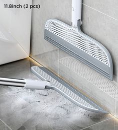 the shower head is attached to the side of the bathtub and it's grate