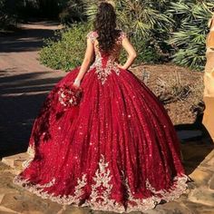 Red Quince Dresses Princess, Royal Red And Gold Quinceanera Dresses, Rojo Quinceanera Dresses, Red Sweet 15 Dresses, Red Gold Quince Dress, Quinceanera Red And Gold Dresses, Quncie Dresses Red, Ruby Quinceanera Dresses, Dark Red 15 Dresses Quinceanera