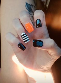 Black And White Halloween Nails, White Halloween Nails, Acrylic Nails Black, Nail Halloween, Black And White Halloween, Fall Gel Nails, Ombre Nails Glitter