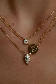 Dainty Jewelry Aesthetic, Pendant Aesthetic, Gold Pearl Jewelry, Jewelry Photoshoot, Jewelry Aesthetic, Aesthetic Lifestyle, Accessories Bag, Life Funny, Necklace Diamond