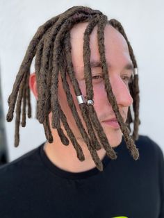 Colored Dreads, Synthetic Dreadlocks Extensions, Brown Dreads, Low Maintenance Short Haircut, Dreadlocks Men, Dread Hairstyles For Men, Black Dreads, Mens Dreads, Dreadlocks Extensions