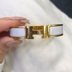 Herms Bracelet (Size Pm) , Some Standard Scratching On The Bracelet But Not Visible While Wearing! This Is Such A Great Wear H Bracelet, Hermes Bracelet, Hermes Jewelry, Bracelet Sizes, Womens Jewelry Bracelets, Color White, Women Jewelry, Bracelet, How To Wear