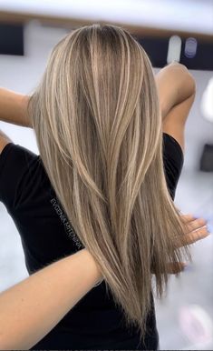 Winter Blond Balayage, Highlight Lowlight Straight Hair, Blond Highlights Short Hair, Heavy Highlights On Brown Hair, Blonde Highlights Ash, Highlights Ash Blonde, Brown Hair With Blonde, Balayage Straight Hair, Hair With Blonde Highlights