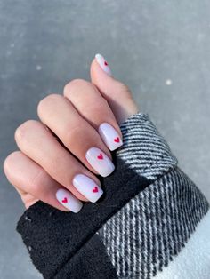 Uñas Ideas, February Nails, Valentine Nails, Blush Nails, Classy Acrylic Nails, Cute Gel Nails, Soft Nails, Neutral Nails, Heart Nails